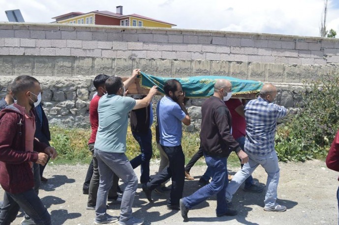 Sele kapılarak hayatını kaybeden çocuk defnedildi