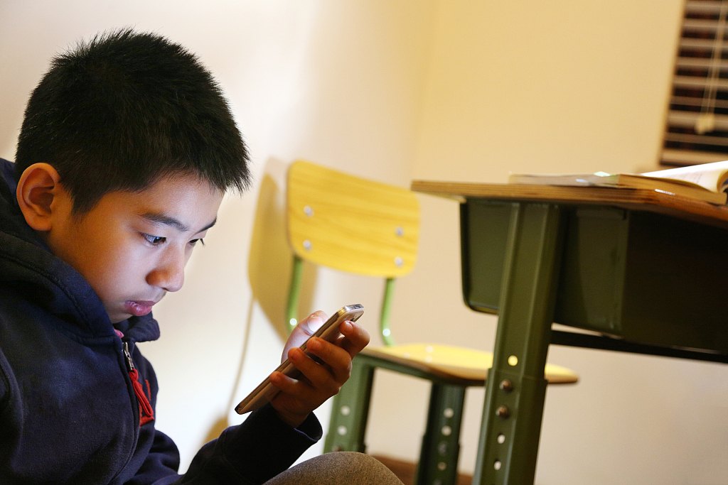 Siber alanda reşit olmayanlara yönelik koruma güçlendirilecek