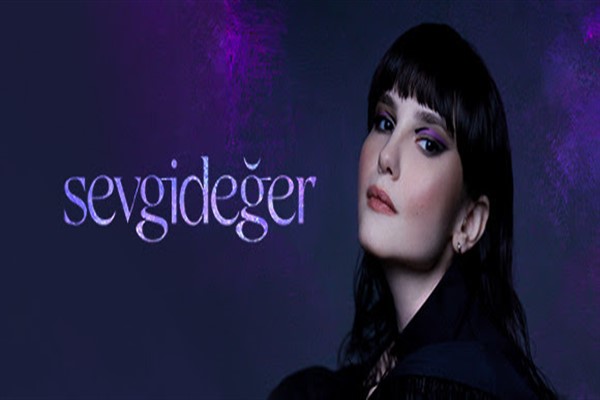 Simge Pınar yeni albümünü paylaştı: “Sevgideğer”