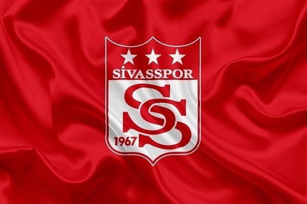 Sivasspor, Camara'nın sözleşmesini uzattı