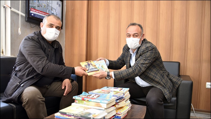 Siverek Belediyesinden kütüphaneye kitap desteği