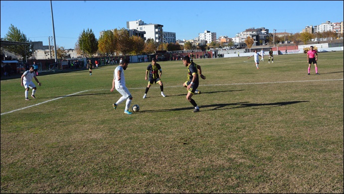 Siverek Belediyespor evinde 3 puanı tek golle kazandı