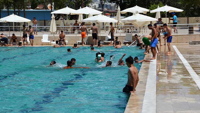 Siverek olimpik yüzme havuzu hizmete açıldı