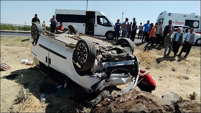 Siverek'te trafik kazası: Araç takla attı