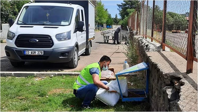 Sokak dostlarının ihtiyaçları karşılanıyor