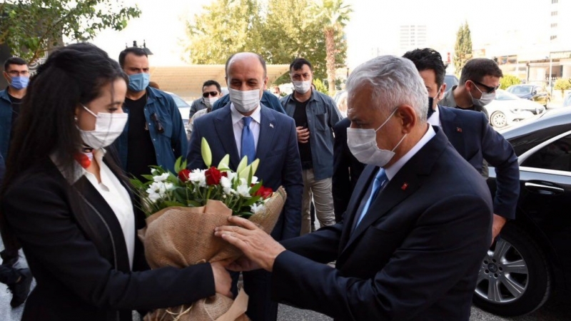 Son Başbakan Binali Yıldırım Urfa Valiliğ'ini ziyaret etti