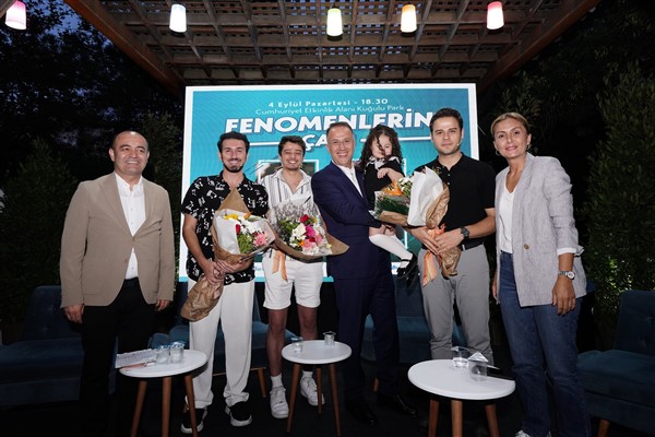 Sosyal medya fenomenleri Beylikdüzü halkı ile buluştu