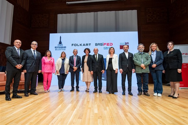 Soyer:“Bu kitabı, hak ve özgürlüklerinden mahrum bırakılan bütün kadınlara adıyoruz”