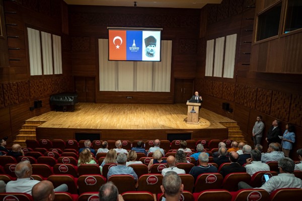 Soyer, eski belediye başkanları ve meclis üyeleriyle buluştu