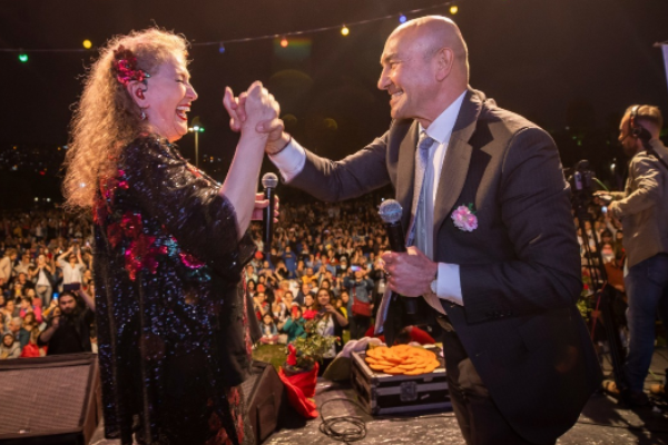 Soyer: “Güzel İzmirliler, bu akşam bütün dilekleriniz gerçek olsun”