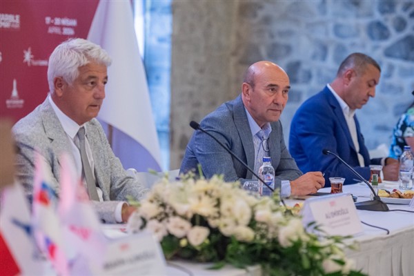 Soyer: “Marble İzmir fuarını ileri taşımak zorundayız”