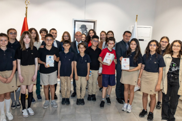 Soyer: “Yazdığınız kitap sizin kainatta bıraktığınız izdir”