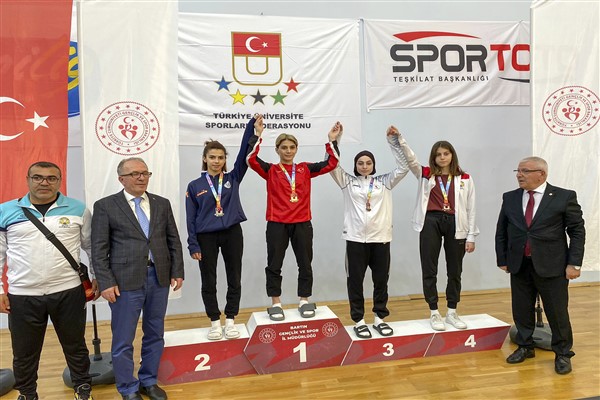 SUBÜ’den tekvandoda 3 madalya 1 kupa