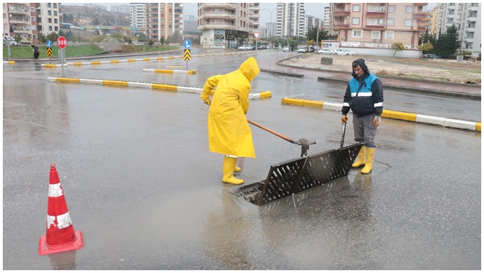 ŞUSKİ Sağanak Yağış Mesaisini Sürdürüyor | VİDEO