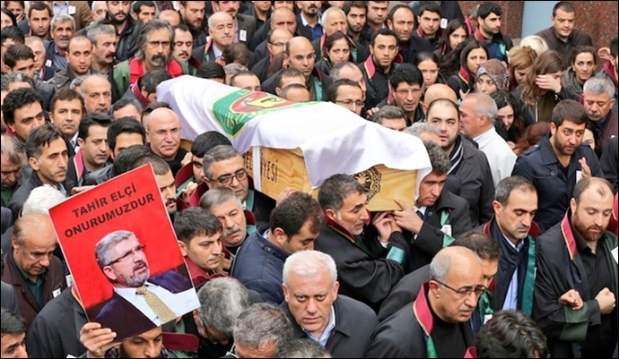Tahir Elçi'nin Cenazesini 'Terörist Cenazesi' diye sunan Erkan Tan'a Takipsizlik !