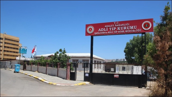 Tarlada alevlerin arasında kalan bebek yaşamını yitirdi