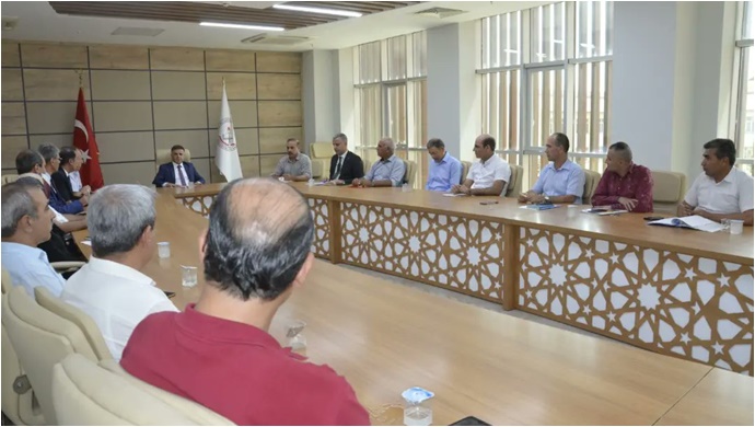 Tartışmalı müdür Asım Sultanoğlu ilk toplantısını yaptı