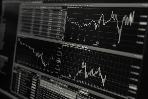 TL mevduat faizleri arttı, TL kredi faizleri azaldı