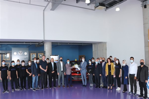 Toyota’dan OİB MTAL’e hibrit araç desteği