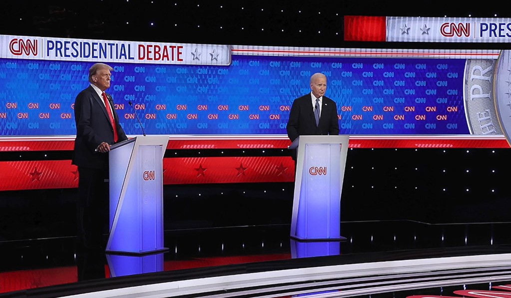  Trump, Biden tartışmasında giydiği takım elbisenin parçalarını satarak para topluyor