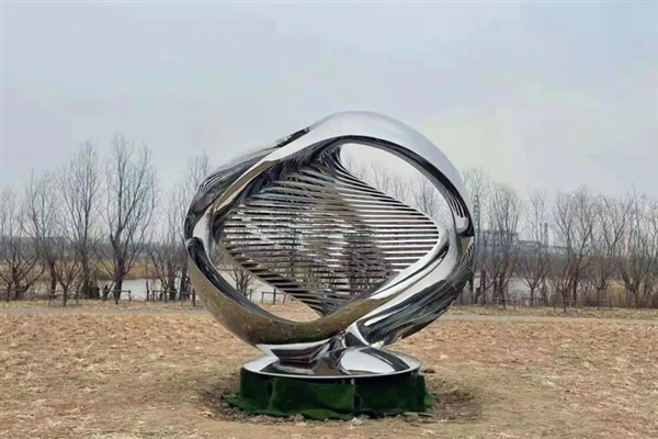 Türk heykeltıraşın “Lirik Mesaj” eseri, Beijing Olimpiyatları’nda sergilendi