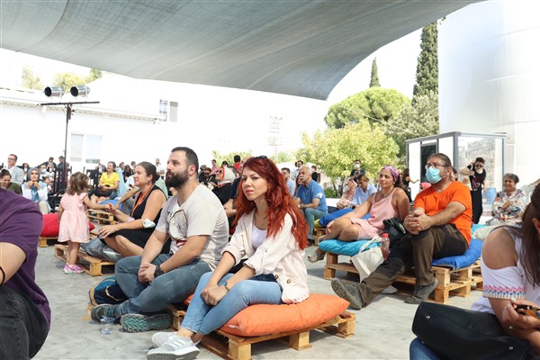 Türkiye’de ilk “Fabrikada Masal Şenliği” İzmir’de yapıldı