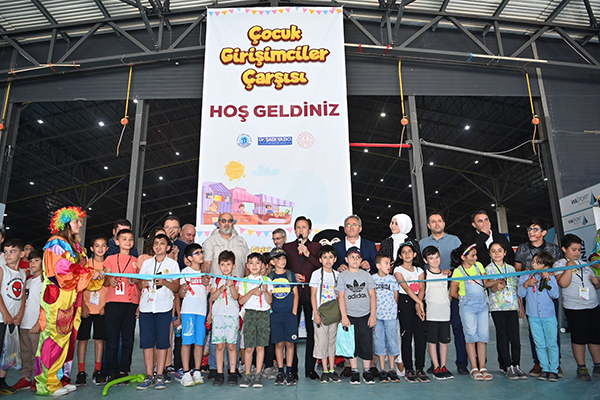 Türkiye’nin en büyük Çocuk Girişimciler Çarşısı Tuzla’da açıldı