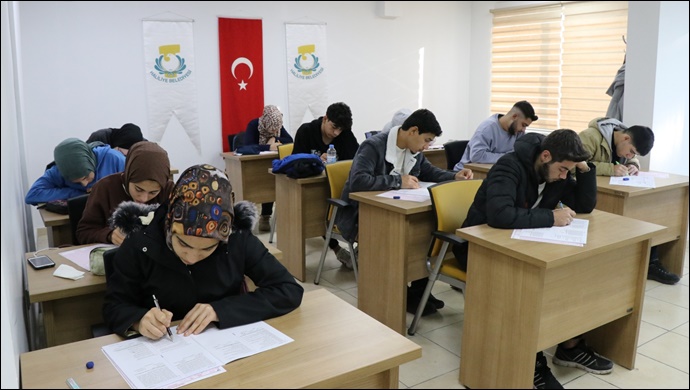 Üniversiteye Hazırlanan Gençler Haliliye Belediyesi İle Ter Döktü