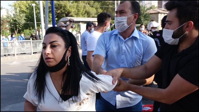 Urfa'da HDP’nin yürüyüşünde 5 Kişi gözaltında alındı