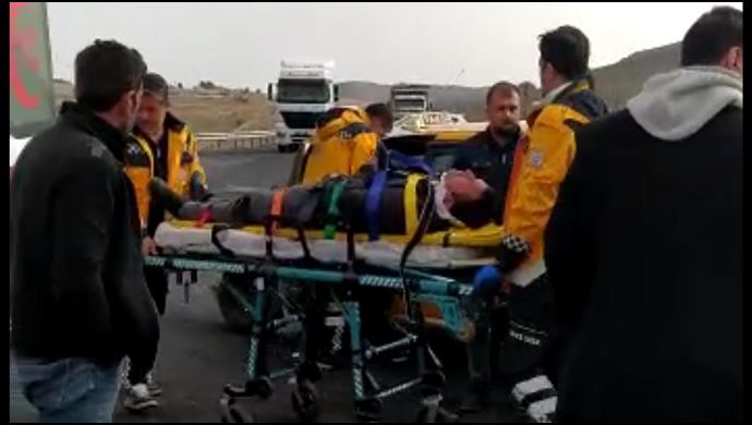 Urfa'da Otomobiller Çarpıştı: 2 Yaralı-(VİDEOLU)