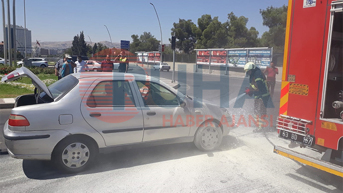 Urfa’da seyir halindeki araç alev aldı!