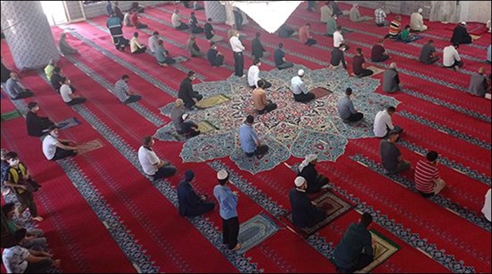 Urfa'da sokağa çıkma kısıtlamasında Cuma namazı kılındı-(VİDEO)