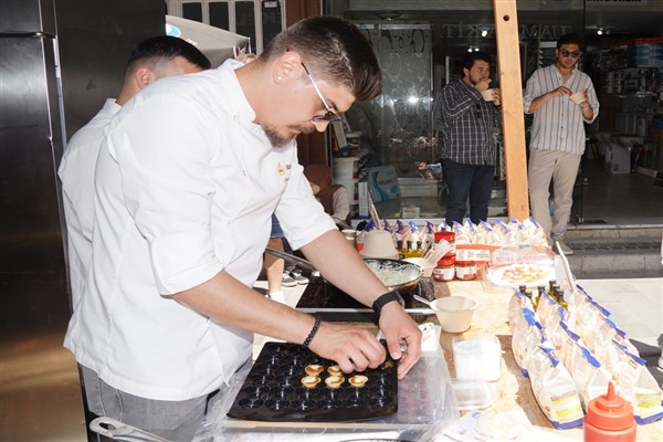 Üsküdar Belediyesi Türkiye’nin ilk Gastronomi Sokağı’na imza attı