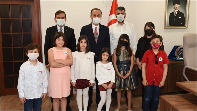 Vali Erin, Makamını Çocuklara Devretti