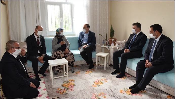 Vali Erin, Şehit Ailelerini ve Görev Başındaki Polisleri Ziyaret Etti