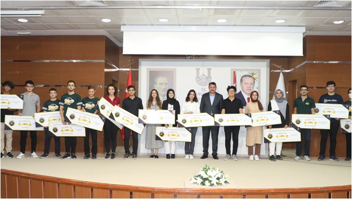 Vali Salih Ayhan; Dereceye Giren Öğrencilere Ödül Verdi-(VİDEO)