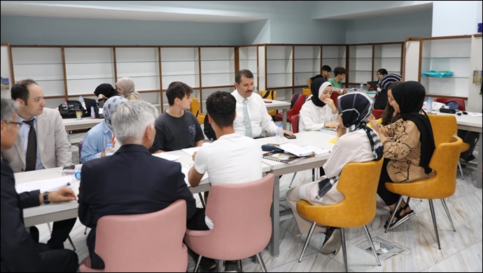 Vali Salih Ayhan,  İl Halk Kütüphanesini Ziyaret Etti-(VİDEO)