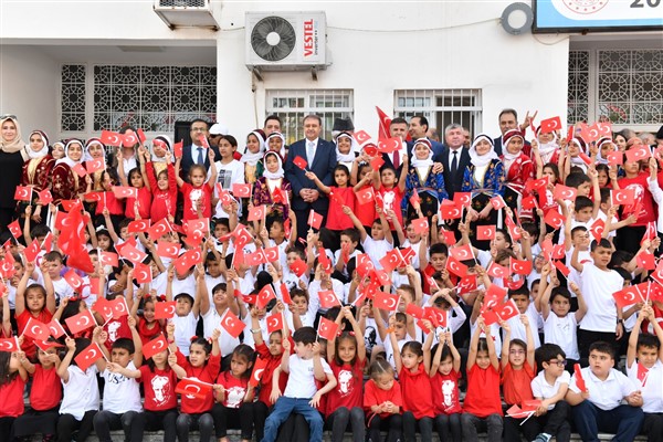 Vali Şıldak: Okullarımızda ve çevresinde hiçbir suç unsuruna fırsat vermeyeceğiz