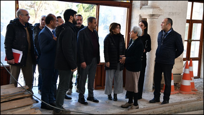 Vali Şıldak Tarihi Alanları İnceledi