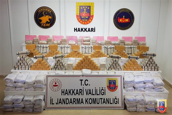 Van ve Hakkari'de uyuşturucu operasyonları
