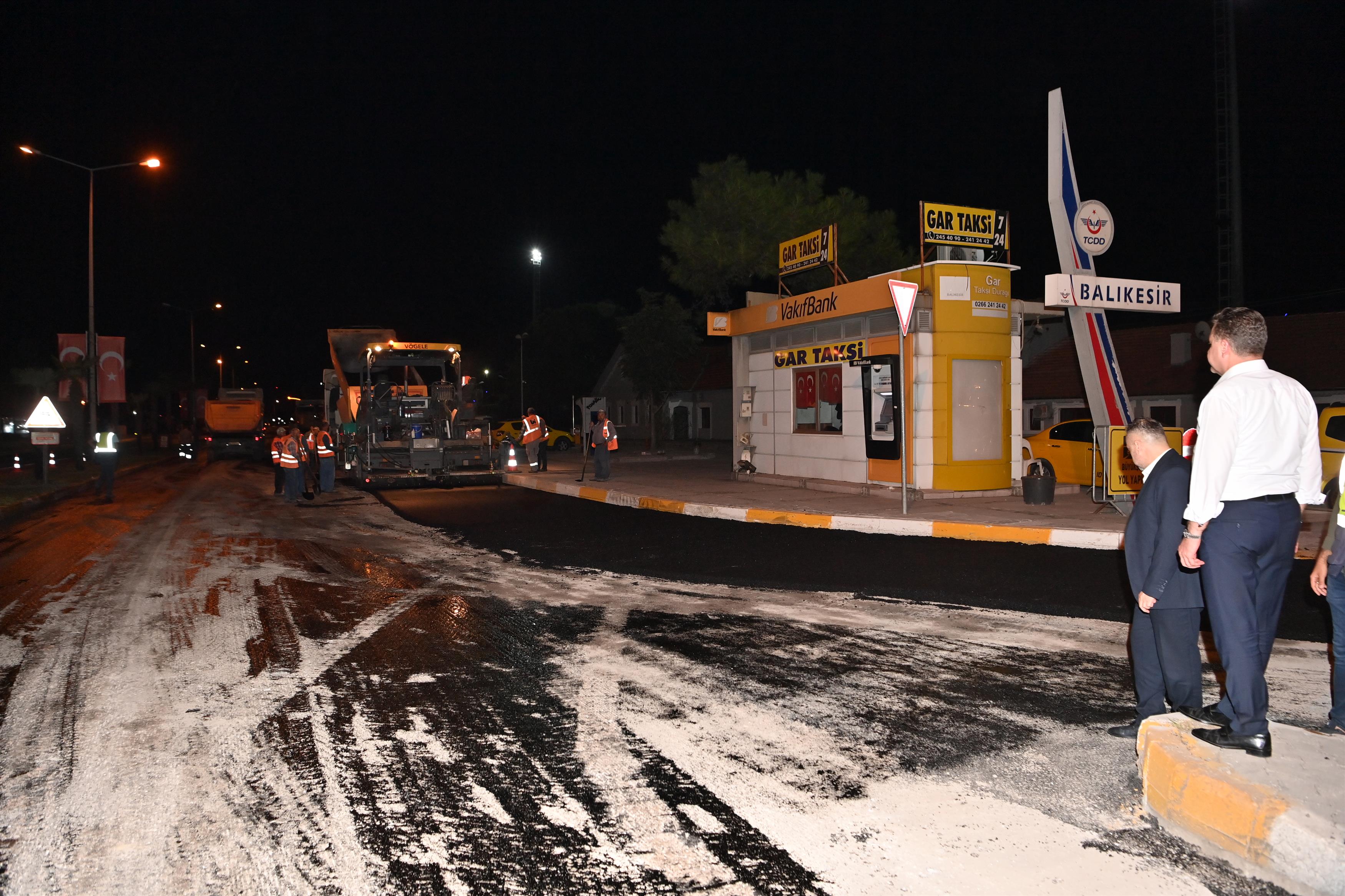 Vasıf Çınar Caddesi'nde yol çalışması