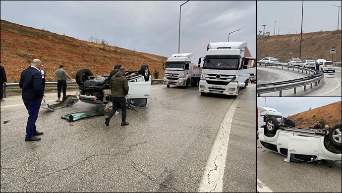 Virajı alamayan özel hareket polisi kaza yaptı