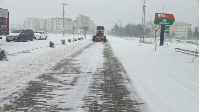 Viranşehir'de Kar Küreme Çalışmaları