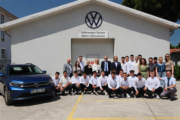 Vosmer Otomotiv mesleki eğitim desteğiyle öğrencilerin yanında