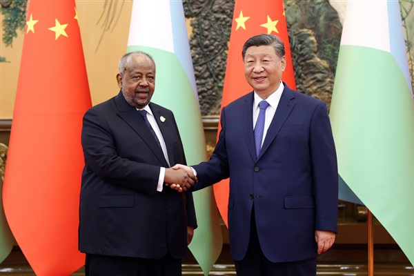 Xi Jinping, Cibuti Devlet Başkanı Guelleh'le görüştü