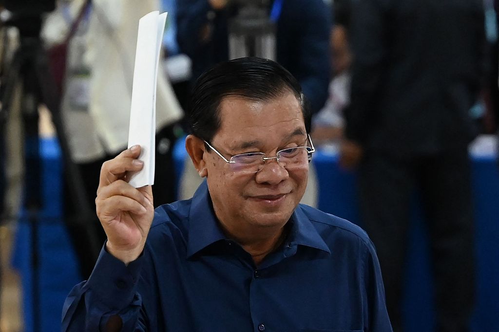 Xi Jinping’den Hun Sen’e tebrik mesajı