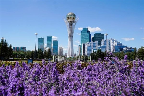 Xi'nin makalesi, Kazakistan basınında