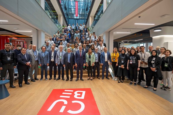 Yapay zeka yatırımcısına açık kapı aralandı