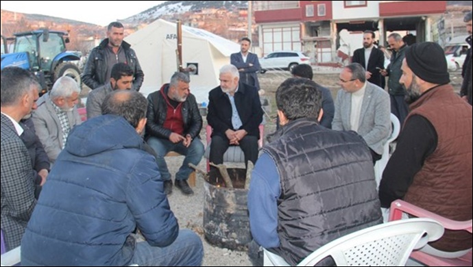 Yapıcıoğlu, Sakçagözü Mahallesi'ndeki depremzedeleri ziyaret etti
