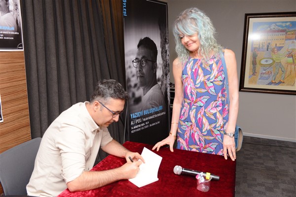 Yazar Ali İpek, Yazıevi Buluşmaları’na katıldı   